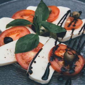 https://thekidneydietitian.org/wp-content/uploads/2020/09/balsamic-vinegar-300x300.jpg